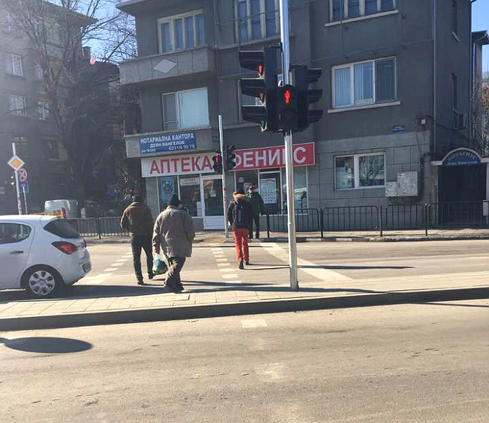 На червено като на червено...
